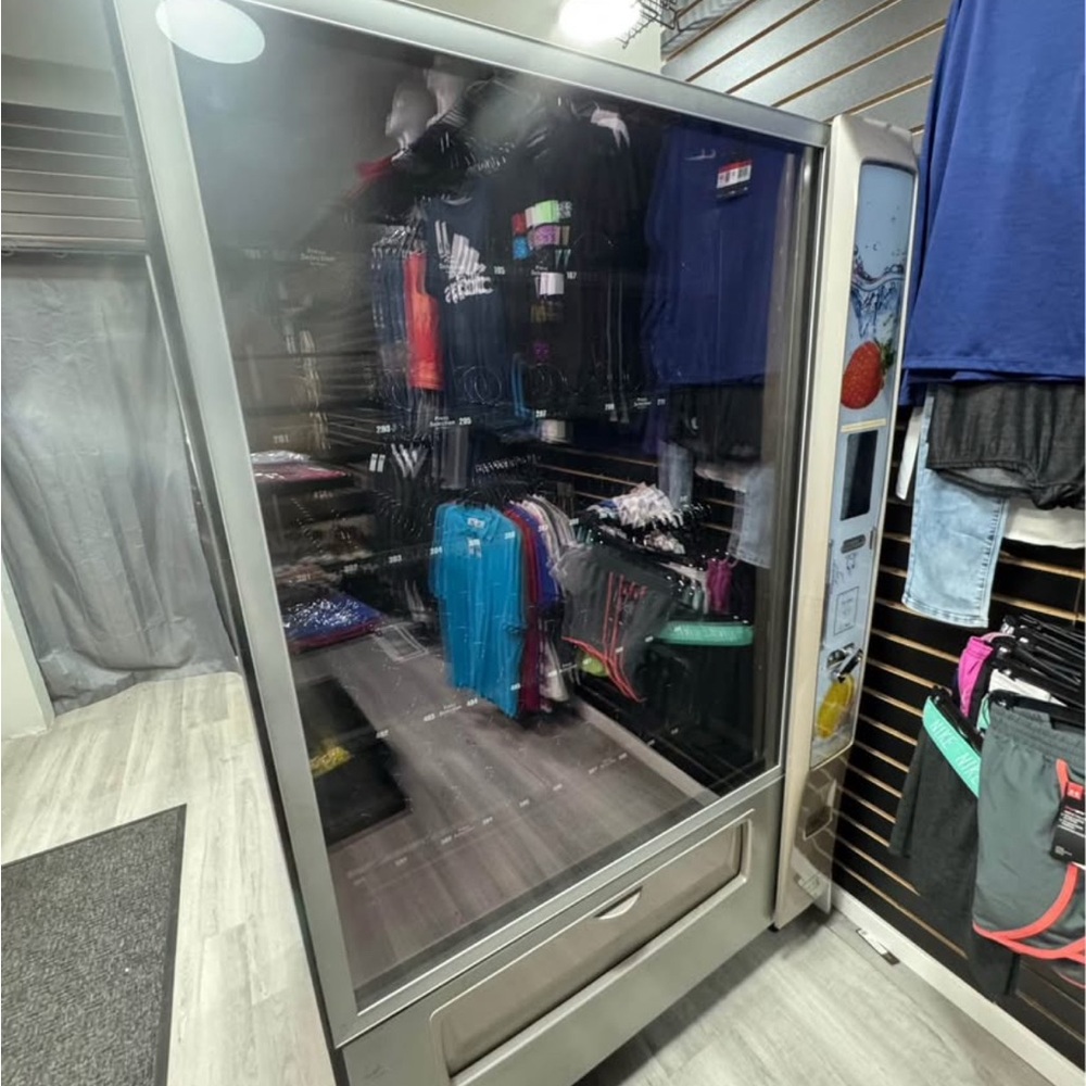 Silver vending machine 472D
